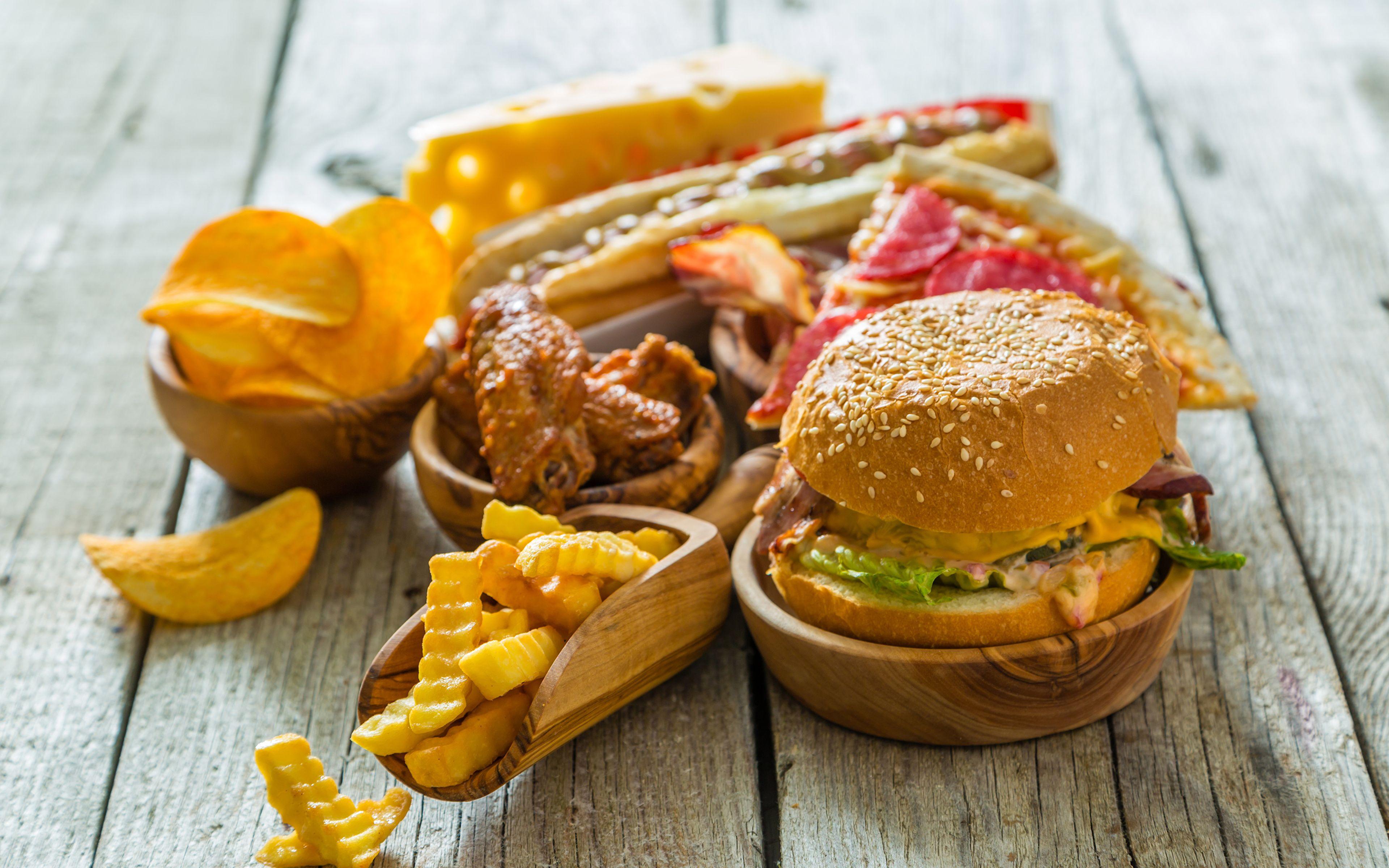 3840x2400 Desktop Wallpaper Hamburger finger chips Fast food Food