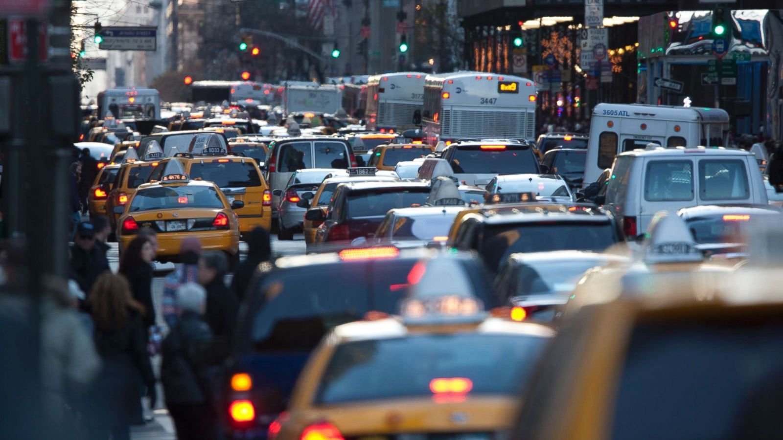 1600x900 prevent 'phantom' traffic jams