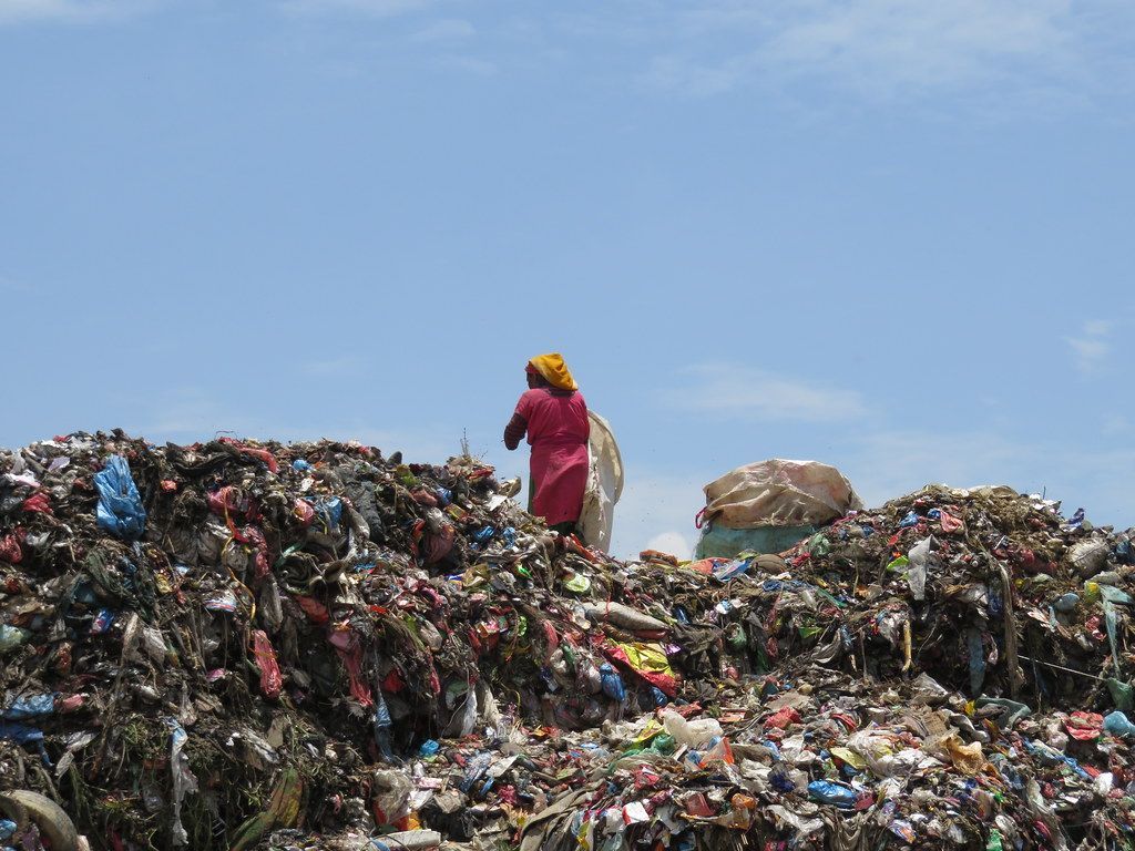 1024x768 Female waste picker at sisdole landfill