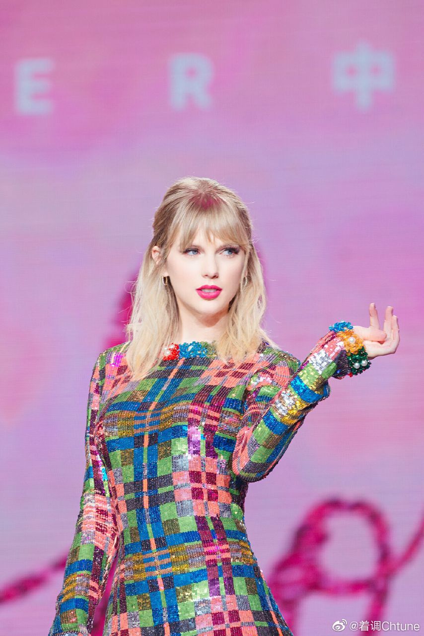 854x1280 Taylor Swift Pink Wallpaper