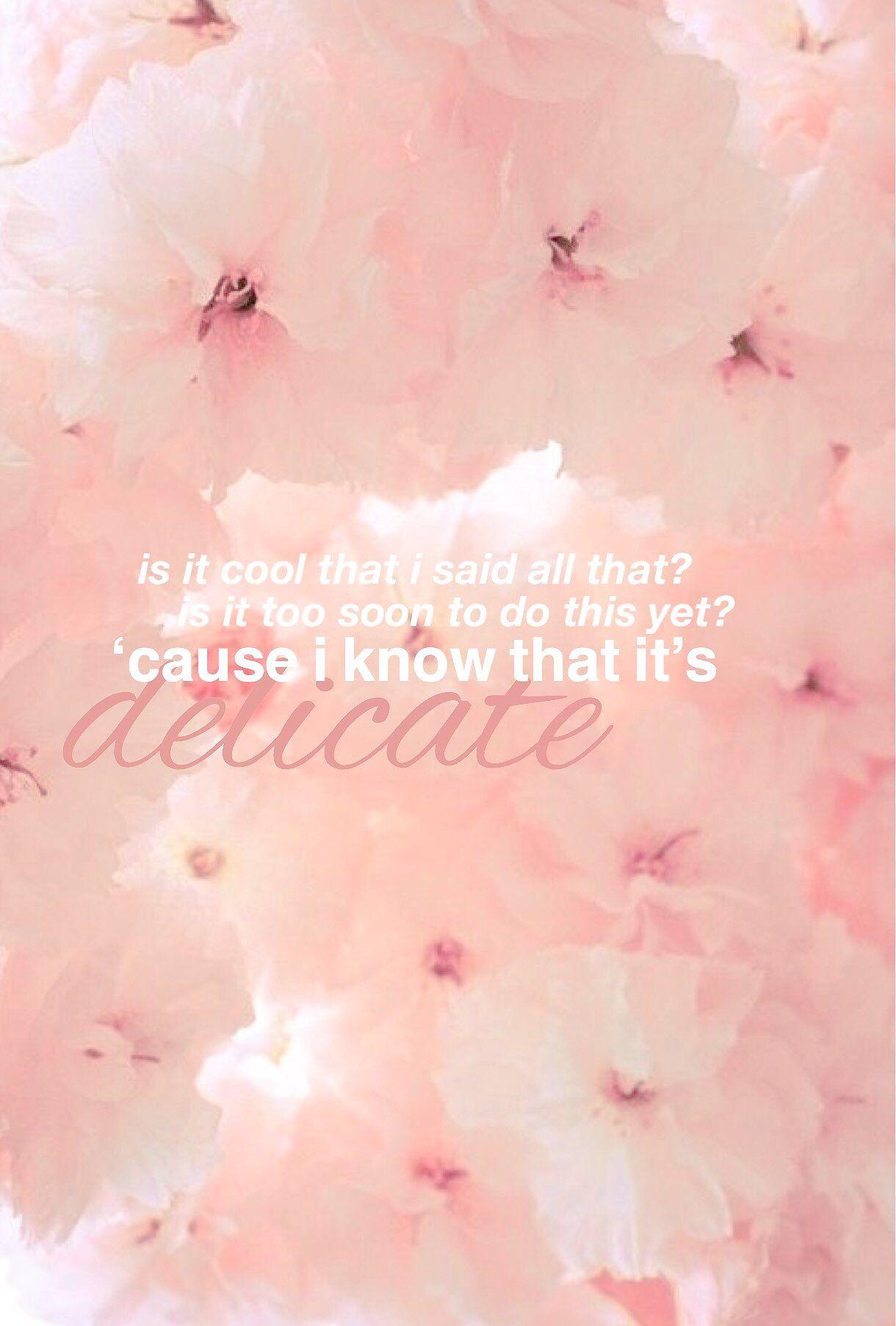 1220x1805 Taylor Swift Aesthetic Wallpaper