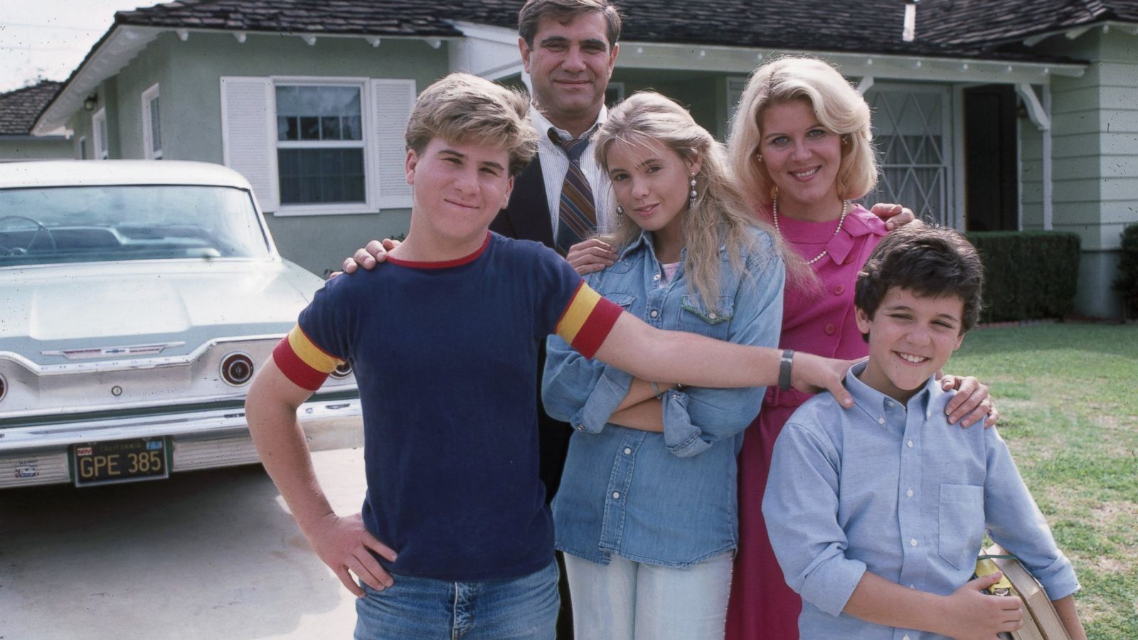 1600x900 Fred Savage and Danica McKellar Share 7