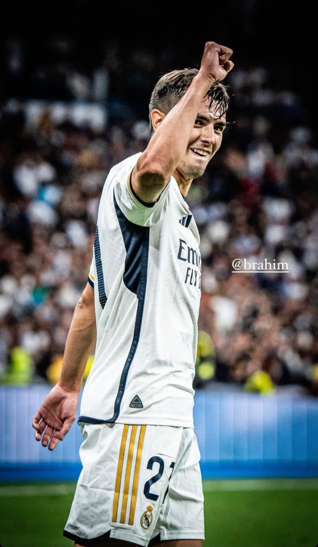 1098x1889 Brahim Diaz. Fondos del real madrid