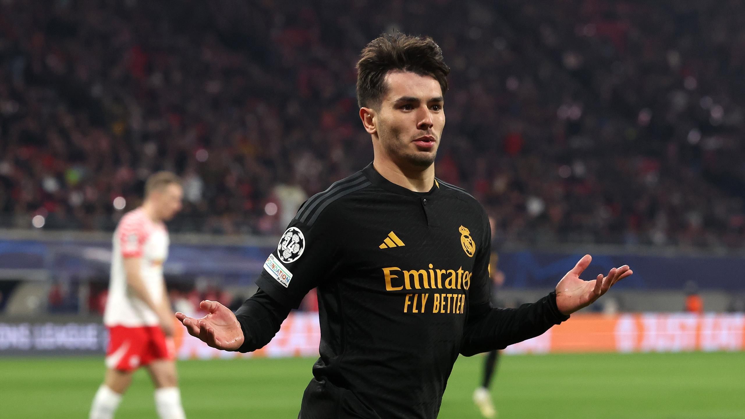 2560x1440 Brahim Diaz compared to Lionel Messi