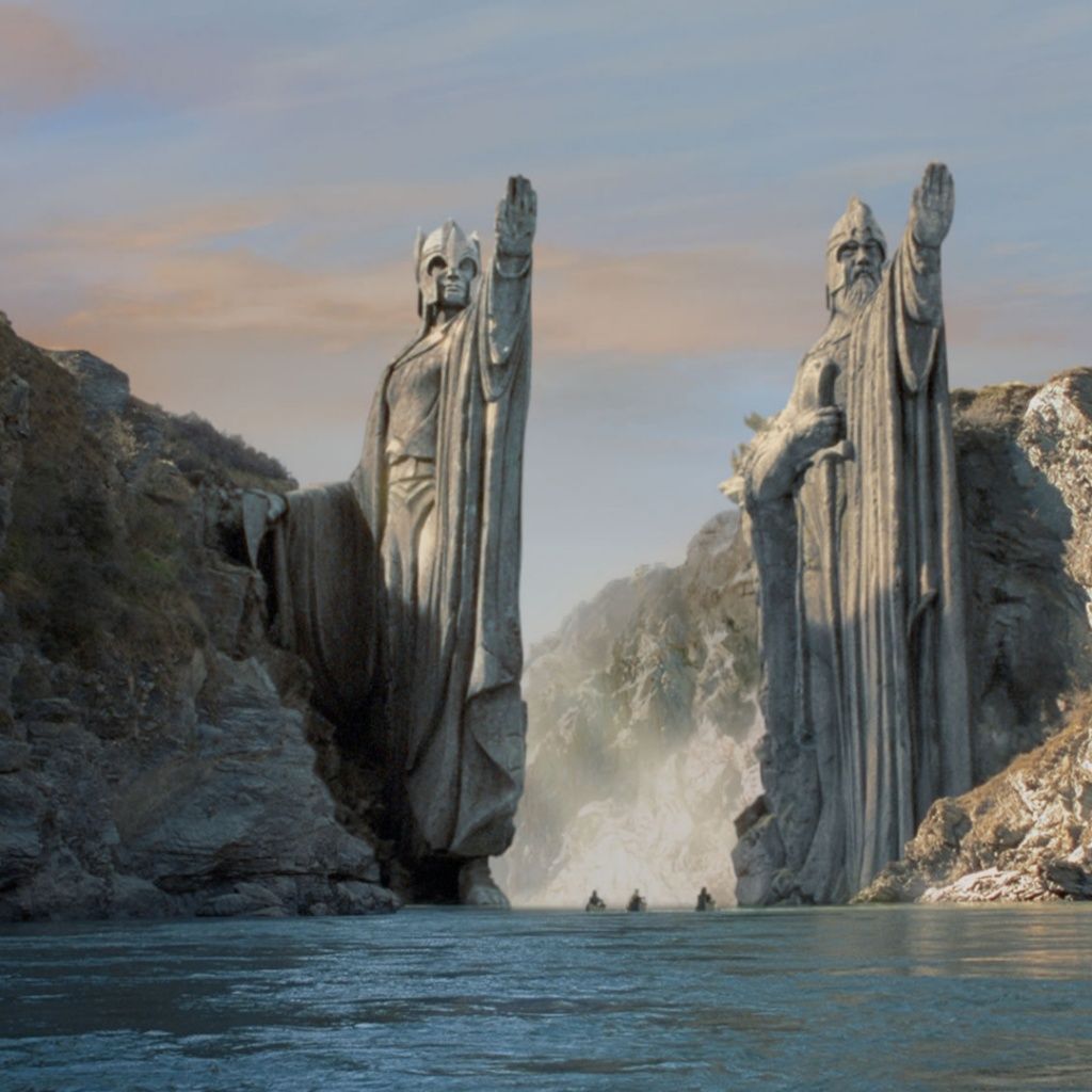 1024x1024 Lord of the Rings iPad 1 & 2 Wallpaper