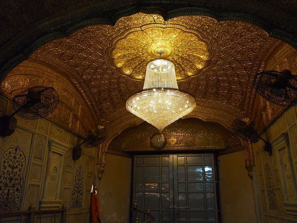 1024x768 Inside Golden Temple