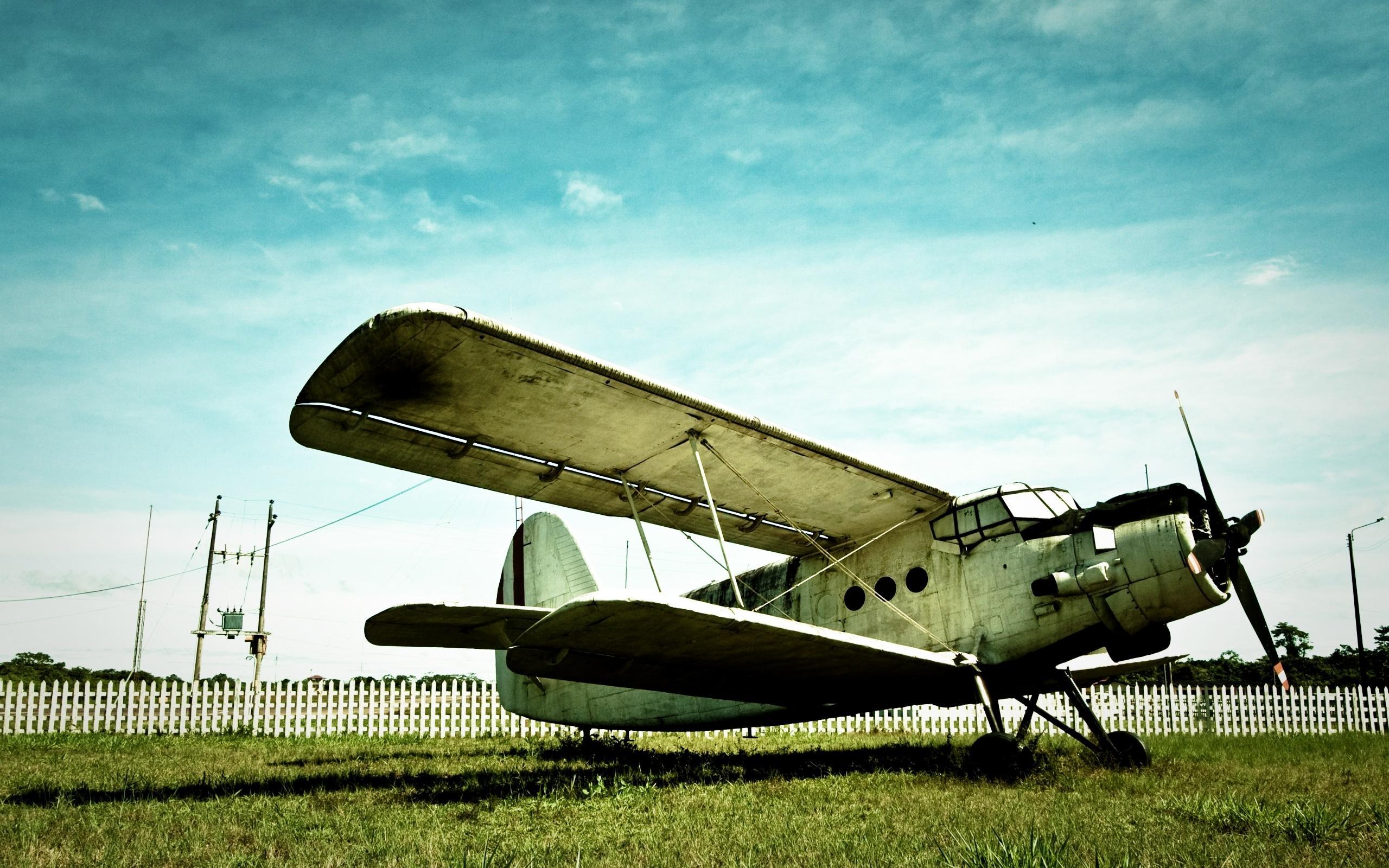 2560x1600 Free download Vintage Airplane Wallpaper [2560x1600]