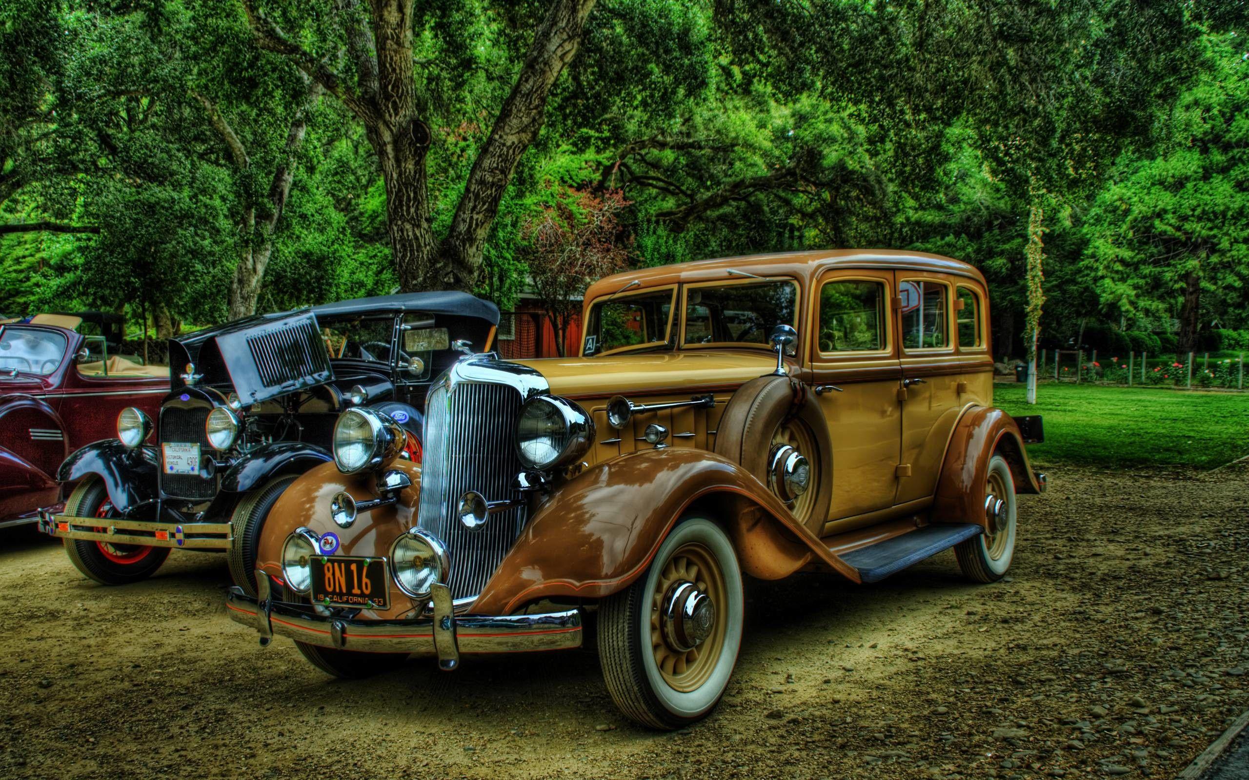 2560x1600 Antique Car Wallpaper