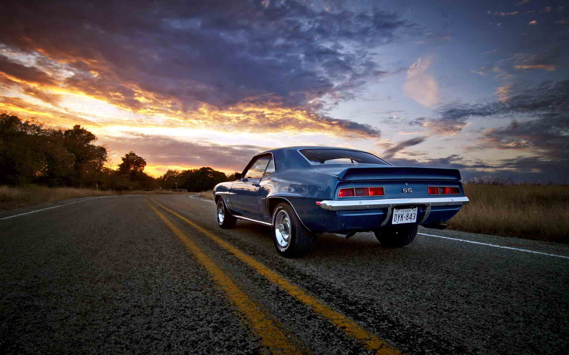 1920x1200 Classic Cars On Beach Wallpaper
