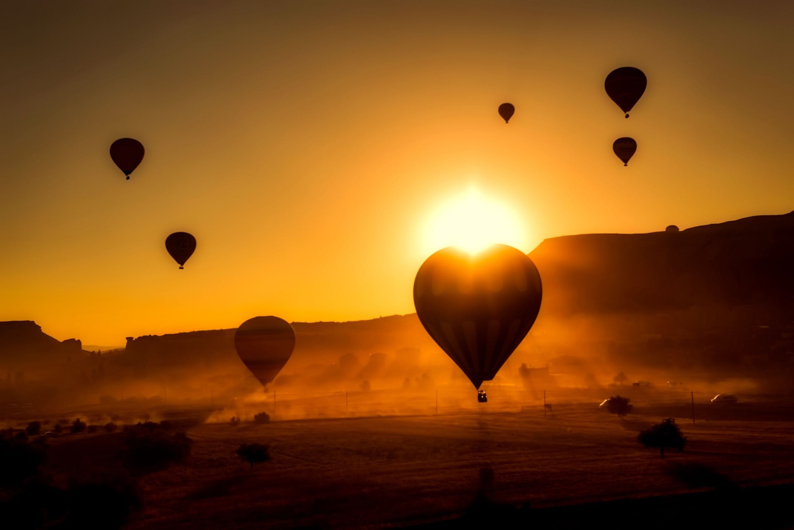 2560x1707 HD Hot Air Balloon Wallpaper