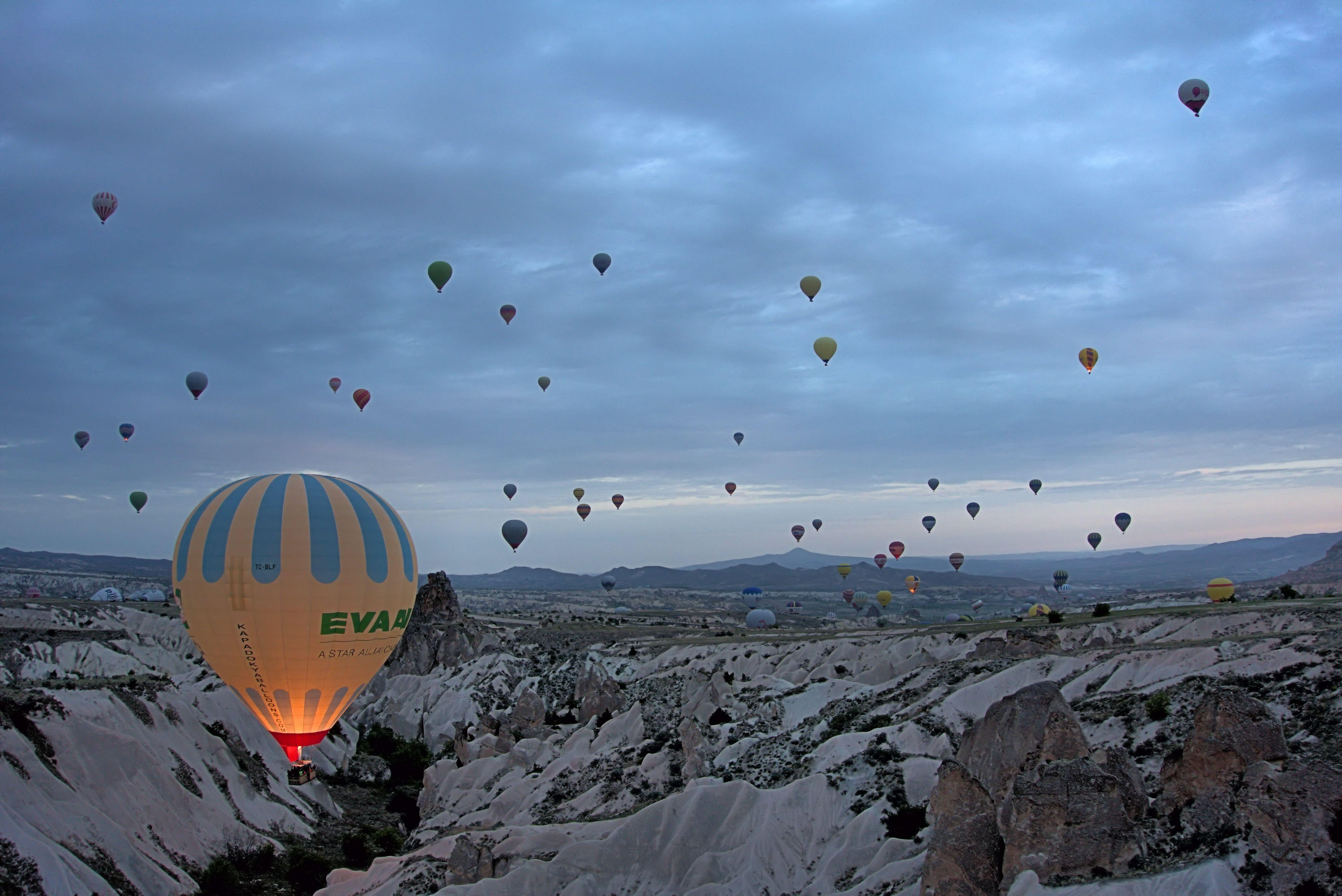 5496x3672 Photo of hot air balloons HD wallpaper