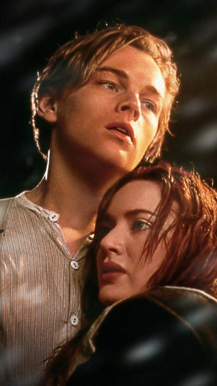 750x1334 Wallpaper Leonardo DiCaprio and Kate Winslet in Titanic
