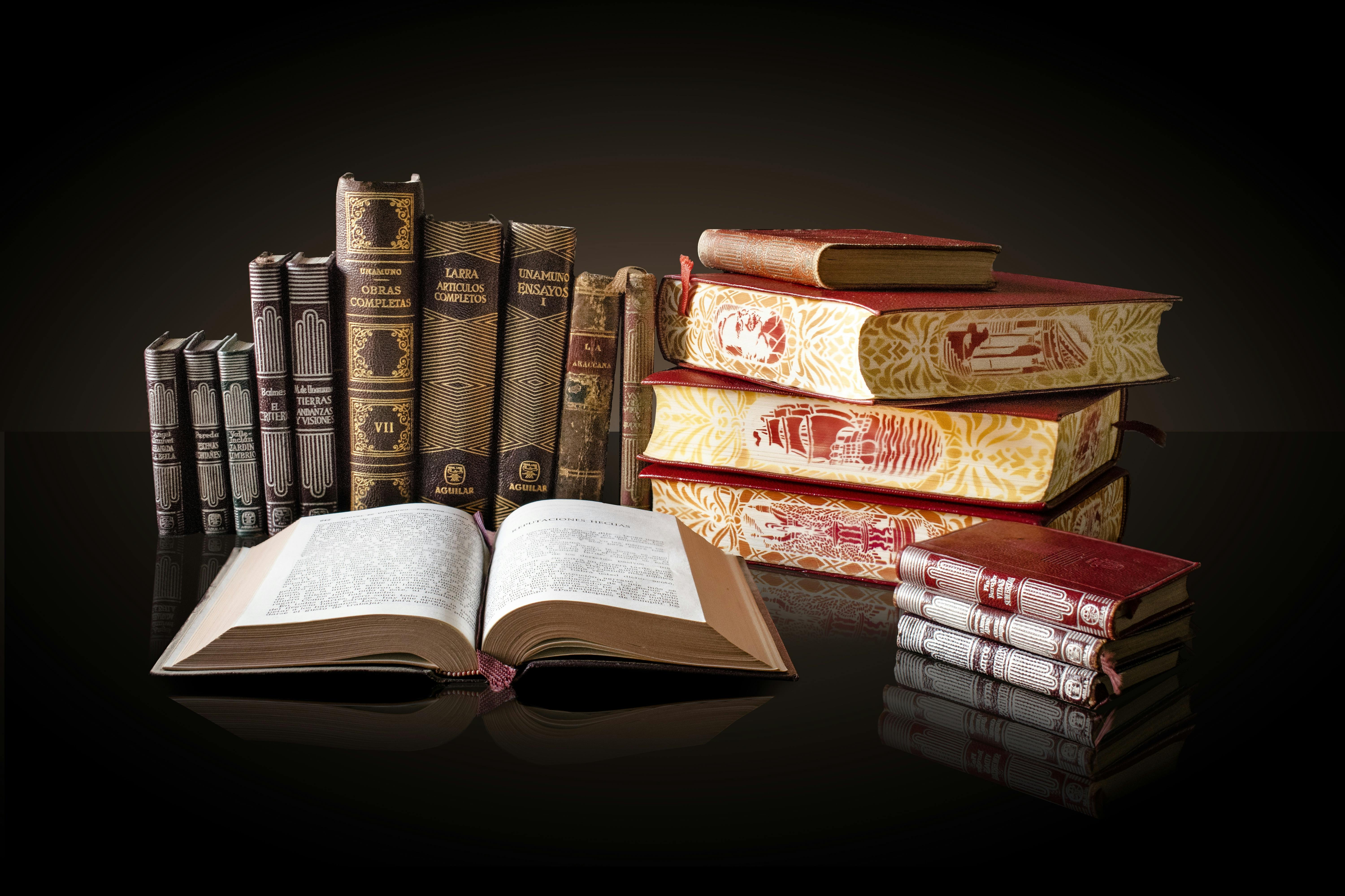 6000x4000 Stacks of Books · Free
