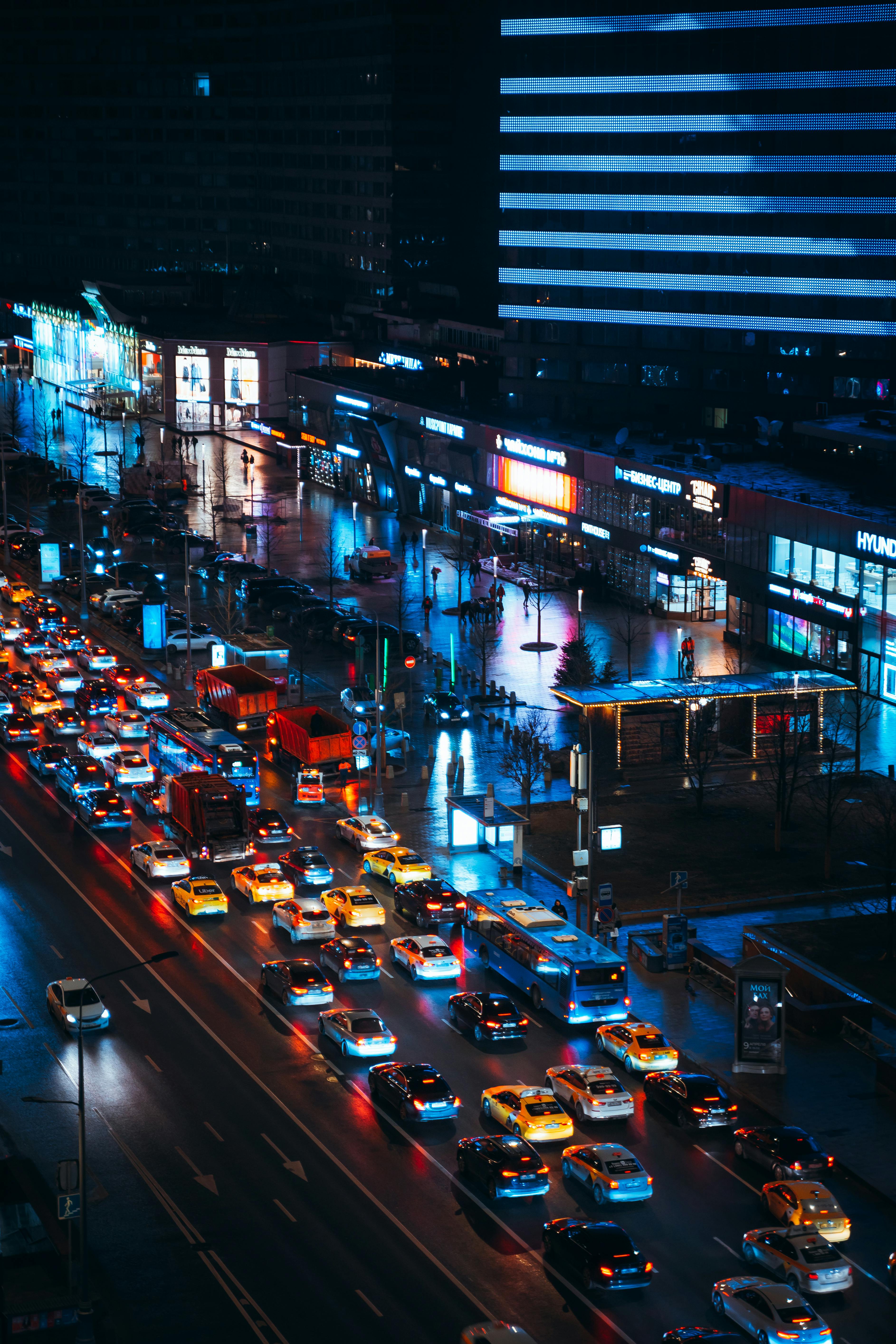 3772x5658 Car Traffic in City · Free