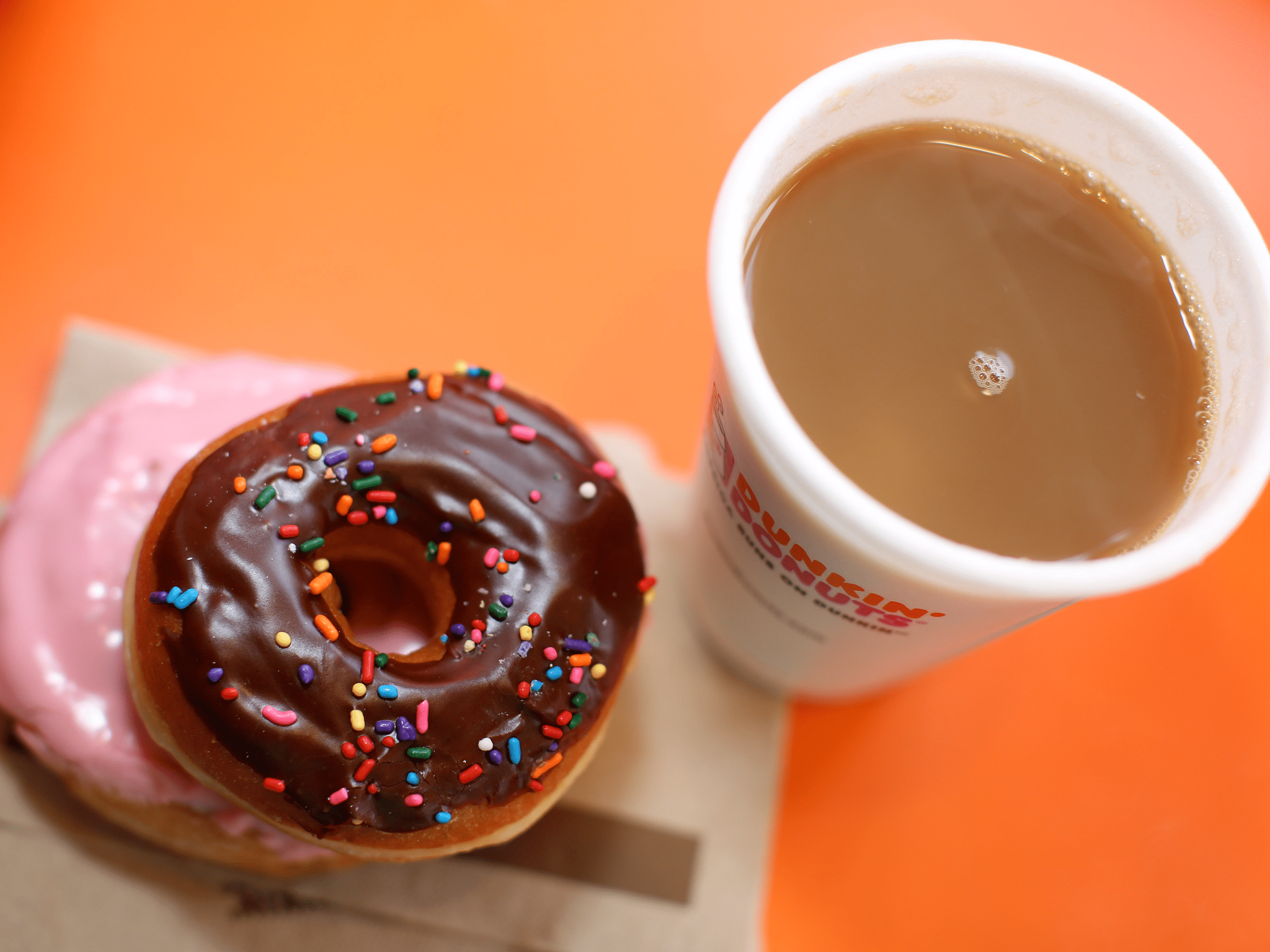 2679x2009 Dunkin' Doughnuts is copying these 3 secrets to Starbucks