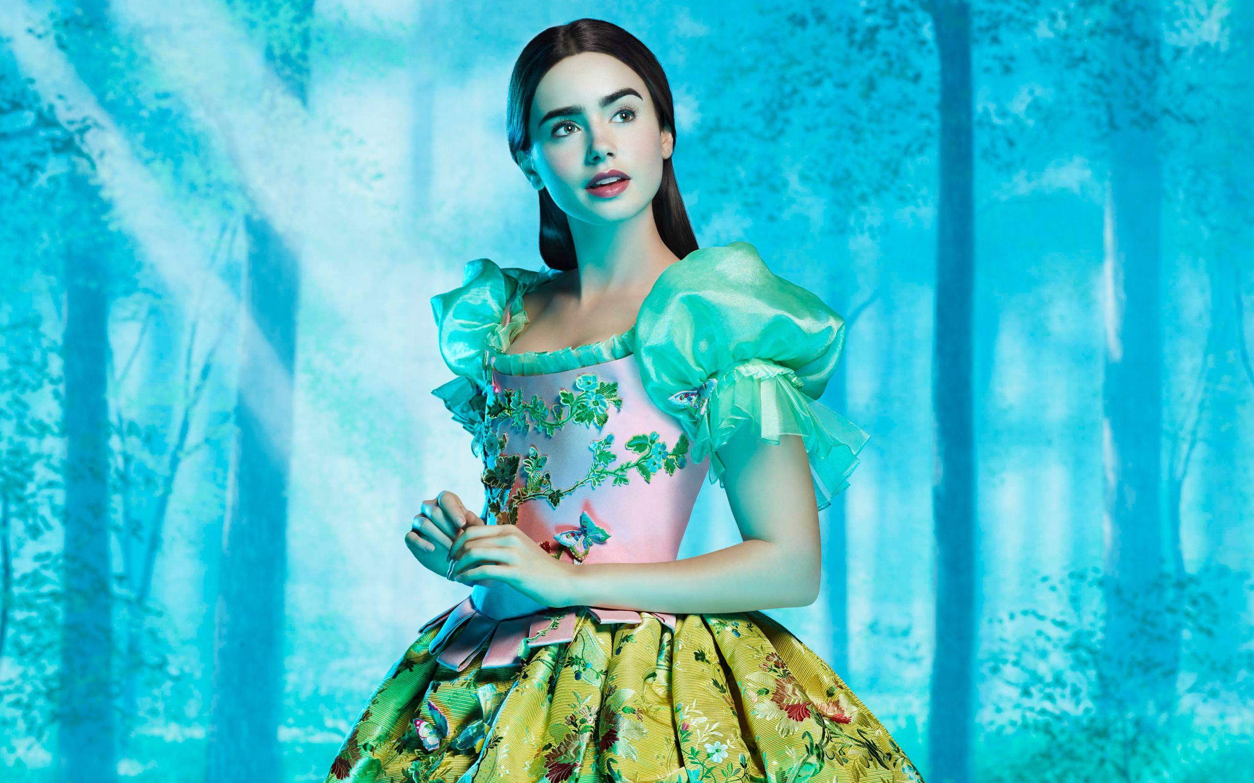 2560x1600 Lily Collins as Snow White wallpaper