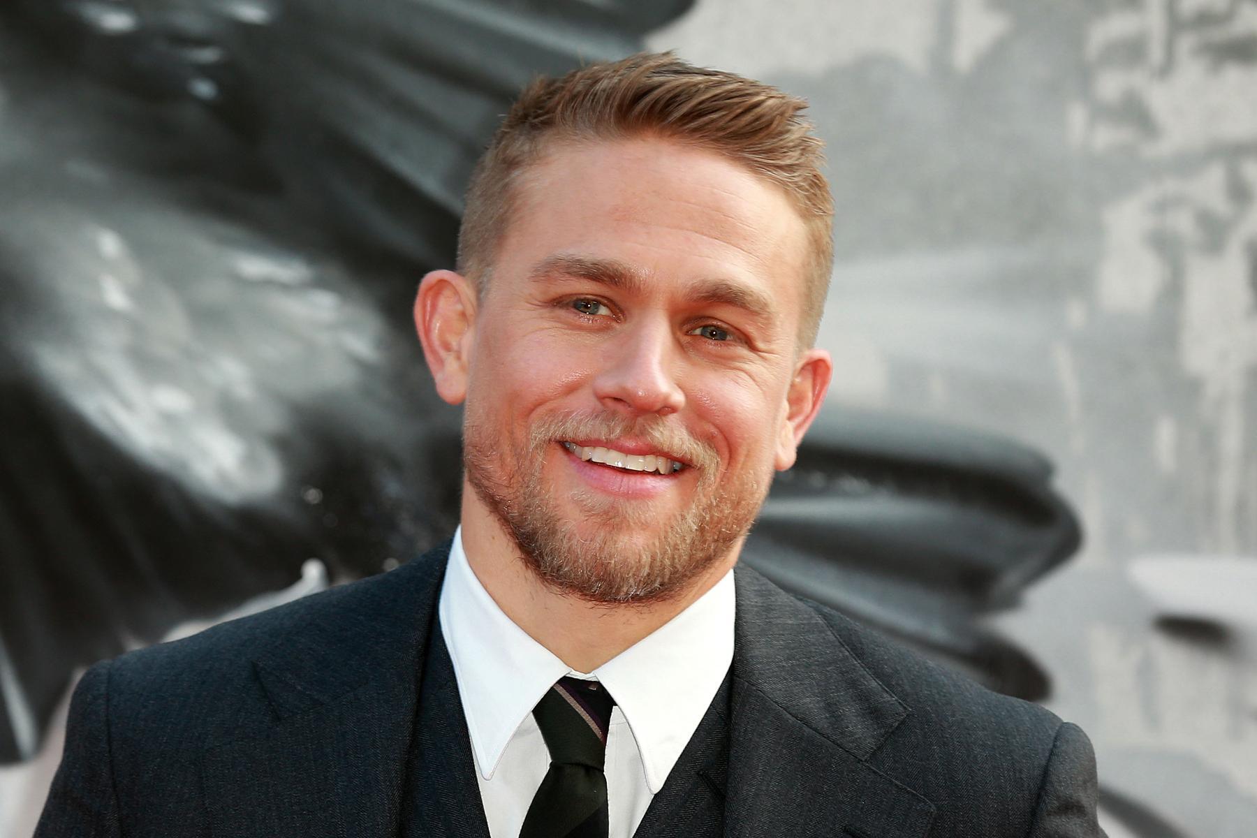 1800x1200 1800x1200 charlie hunnam windows wallpaper. charlie