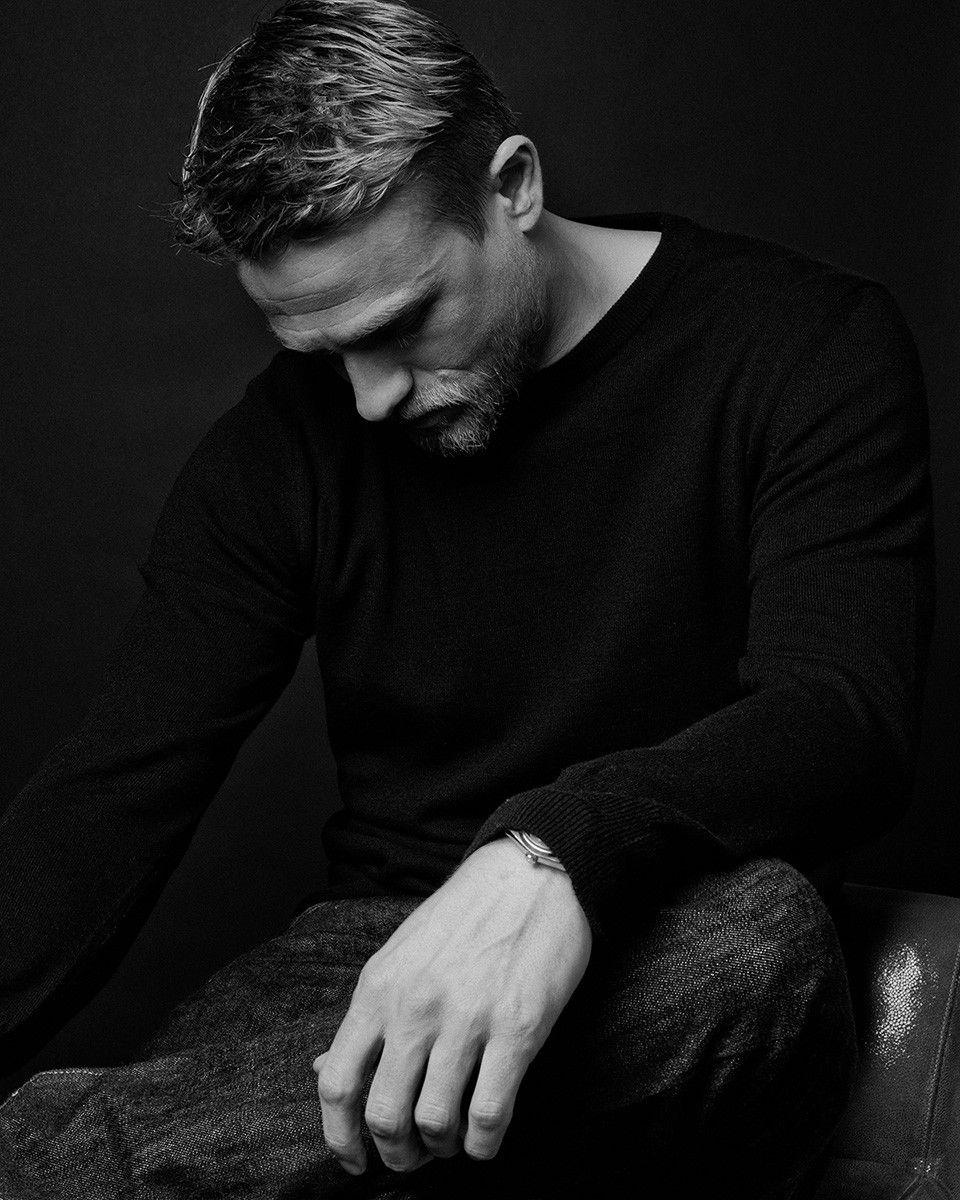 960x1200 Charlie Hunnam wallpaper