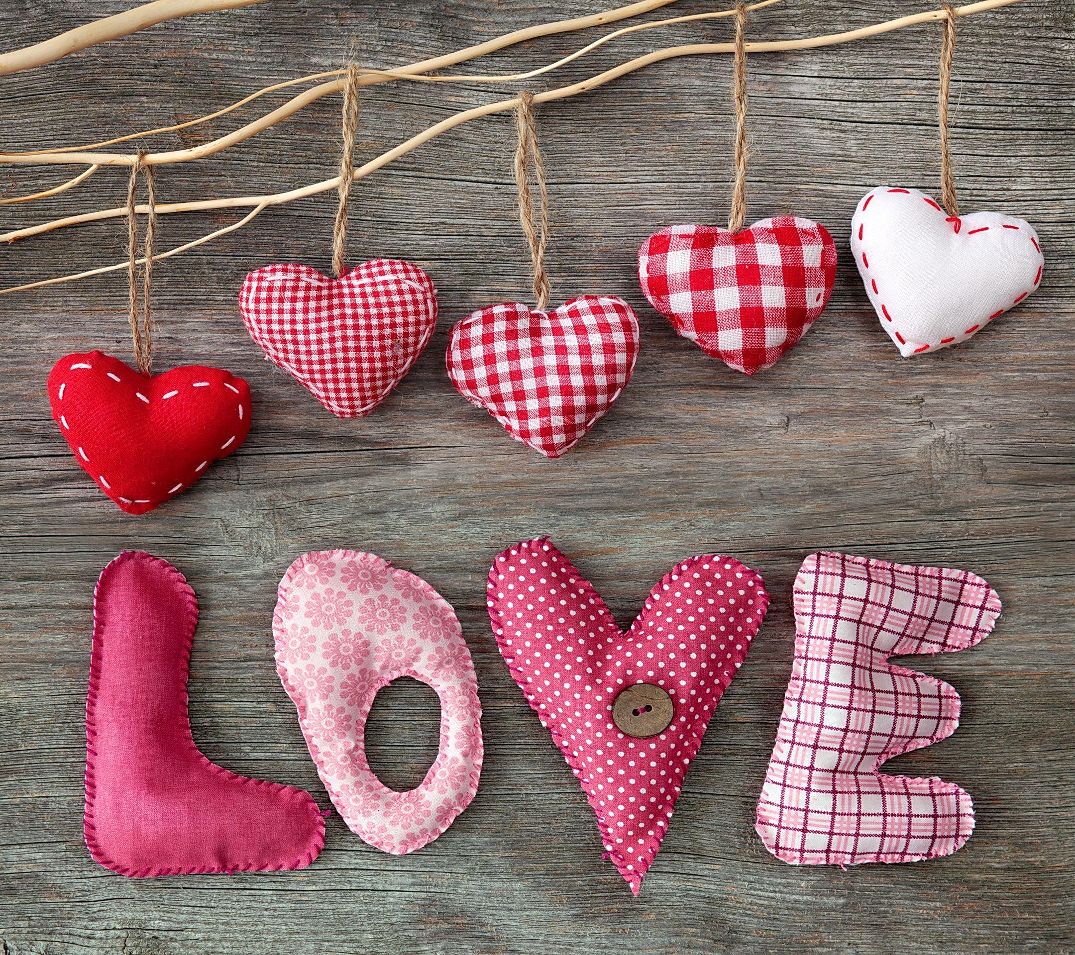 Love Heart Wallpapers Top Free Love Heart Backgrounds Wallpaperaccess