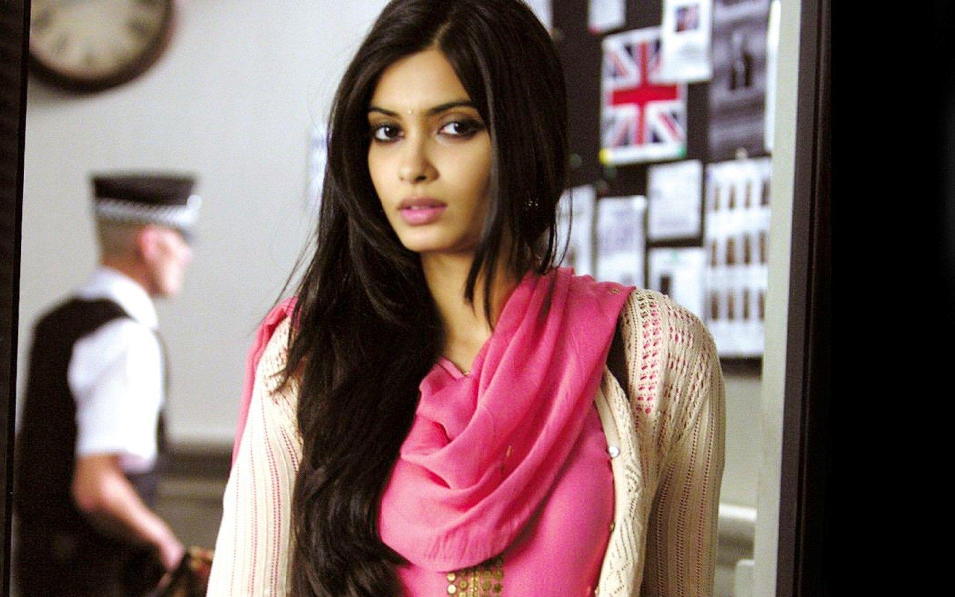 1920x1200 New Bollywood Actress Wallpaper 2018