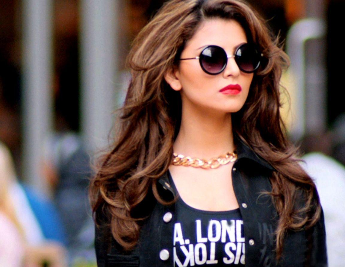 1152x892 Hd Wallpaper Bollywood