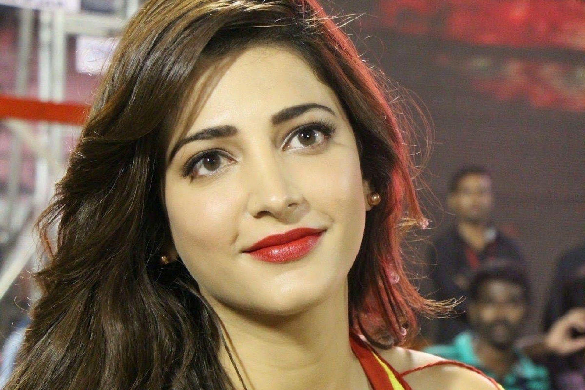 1920x1280 Tollywood and Bollywood Actress Shruti Haasan 4k Wallpaper
