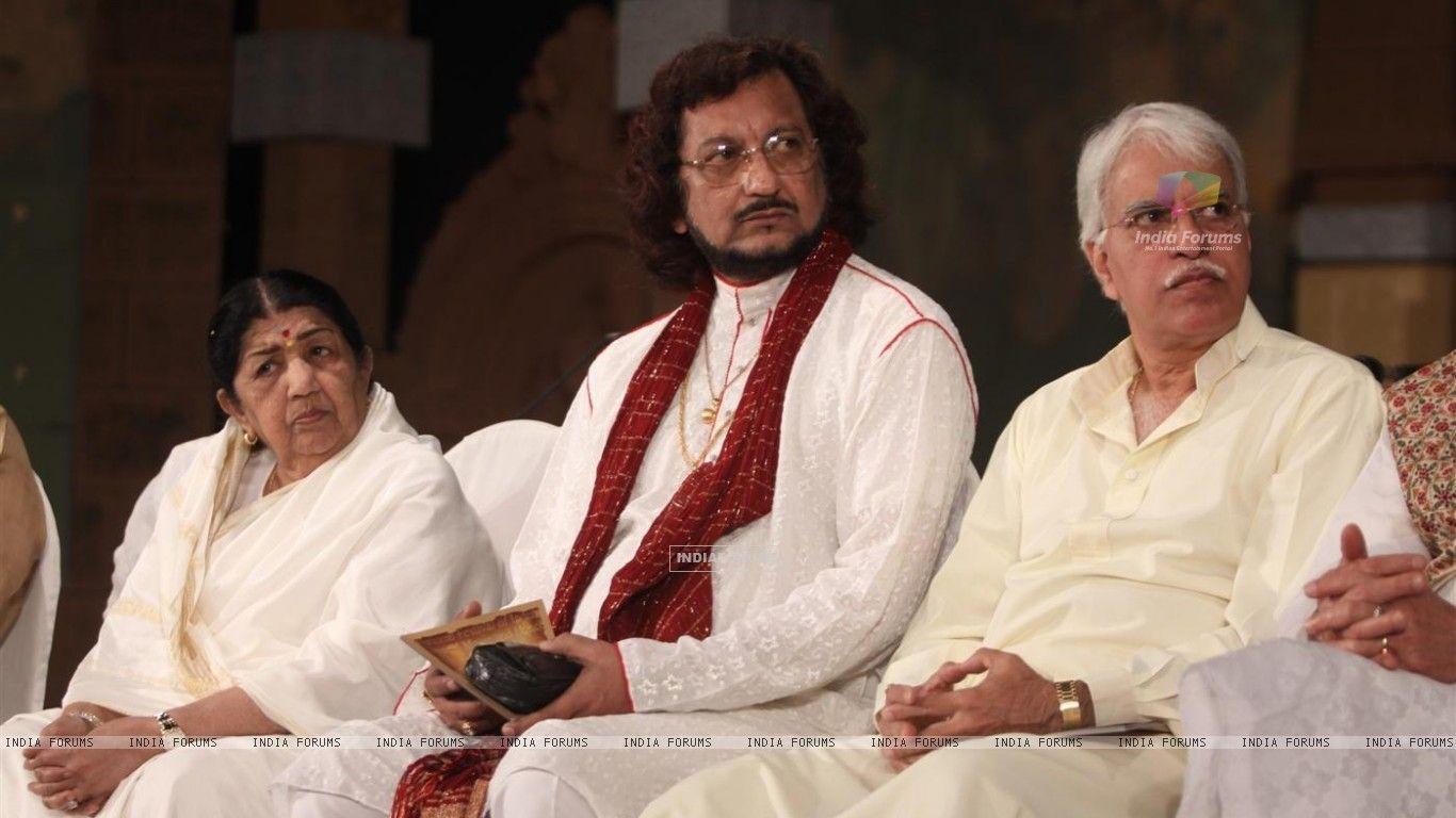 1366x768 Wallpaper Mangeshkar at National Festival Of Indian