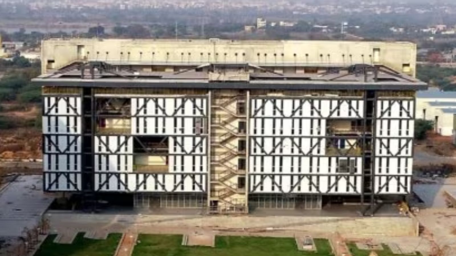 1600x900 IIT Hyderabad Cluster Receives Rs 60