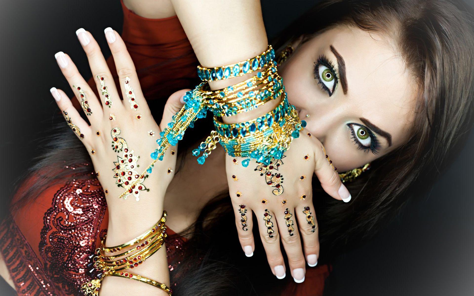 1920x1200 Indian Woman, Fashion Design for Hands, Jewelry and Eye Make