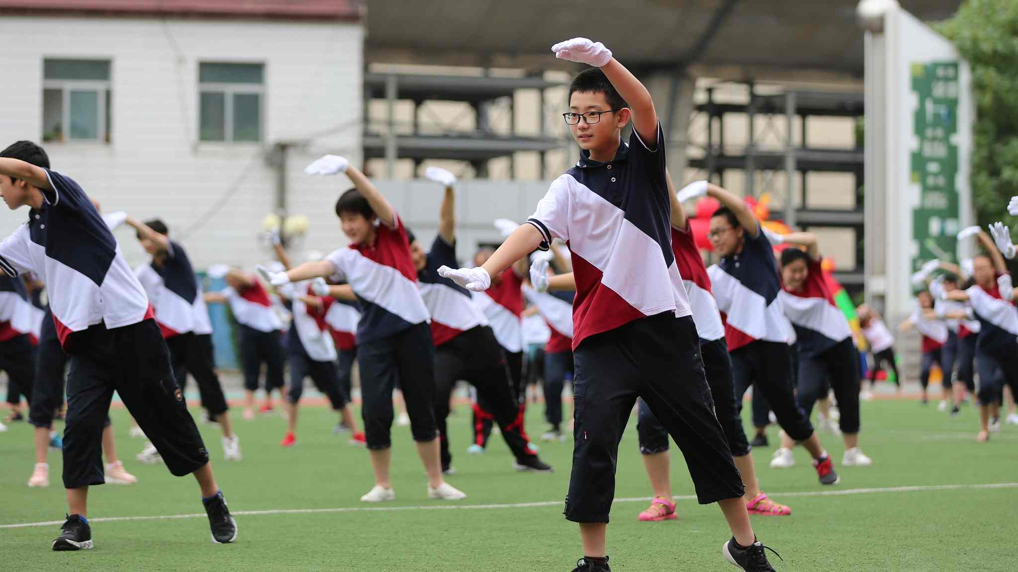 2048x1152 Chinese students required to master Tai Chi to graduate high