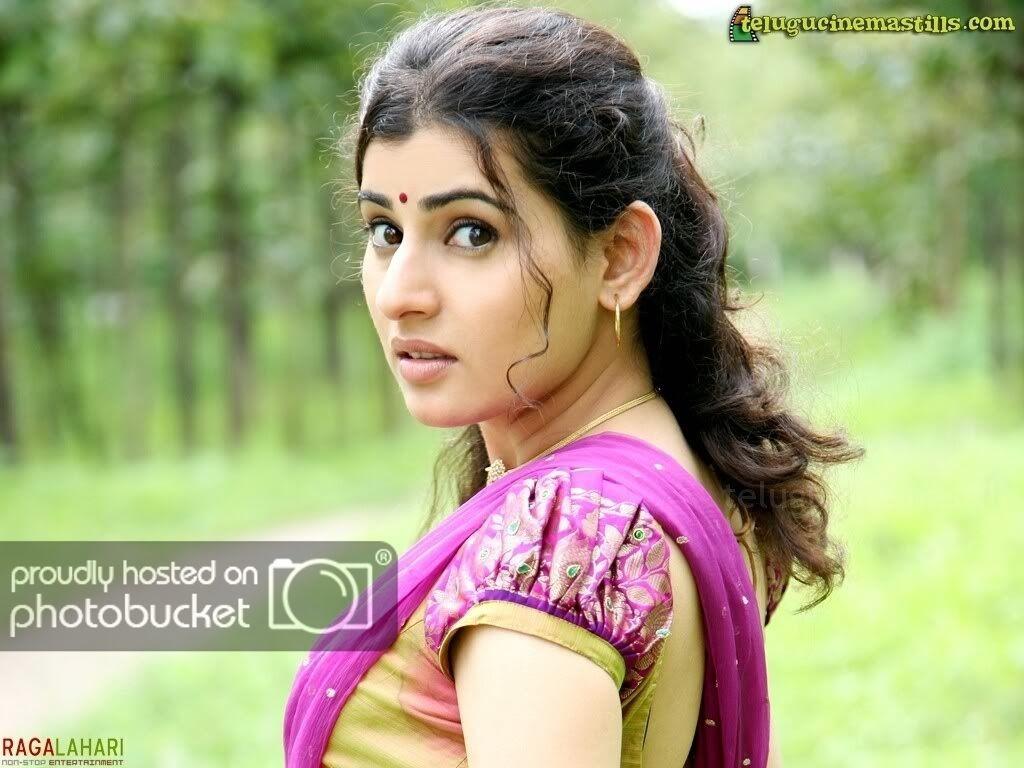 1024x768 South Indian Actress Glamour Wallpaper. Free Download