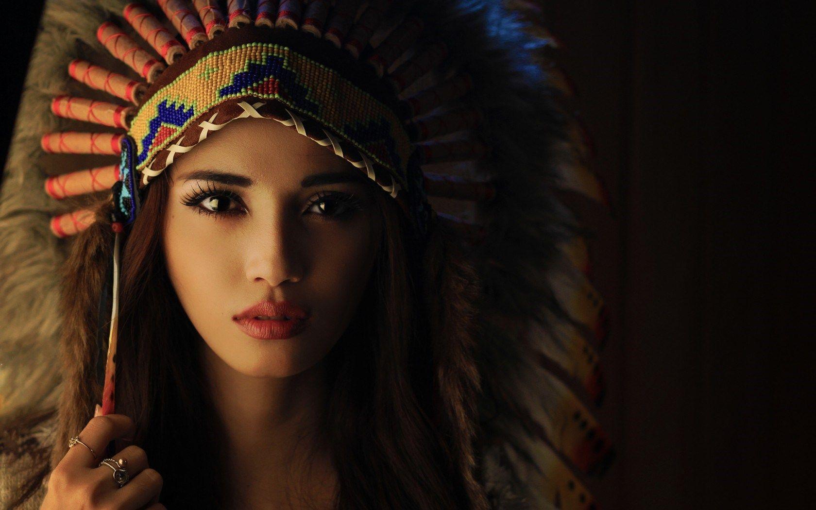1680x1050 Lovely Girl Headdress Feathers wallpaperx1050