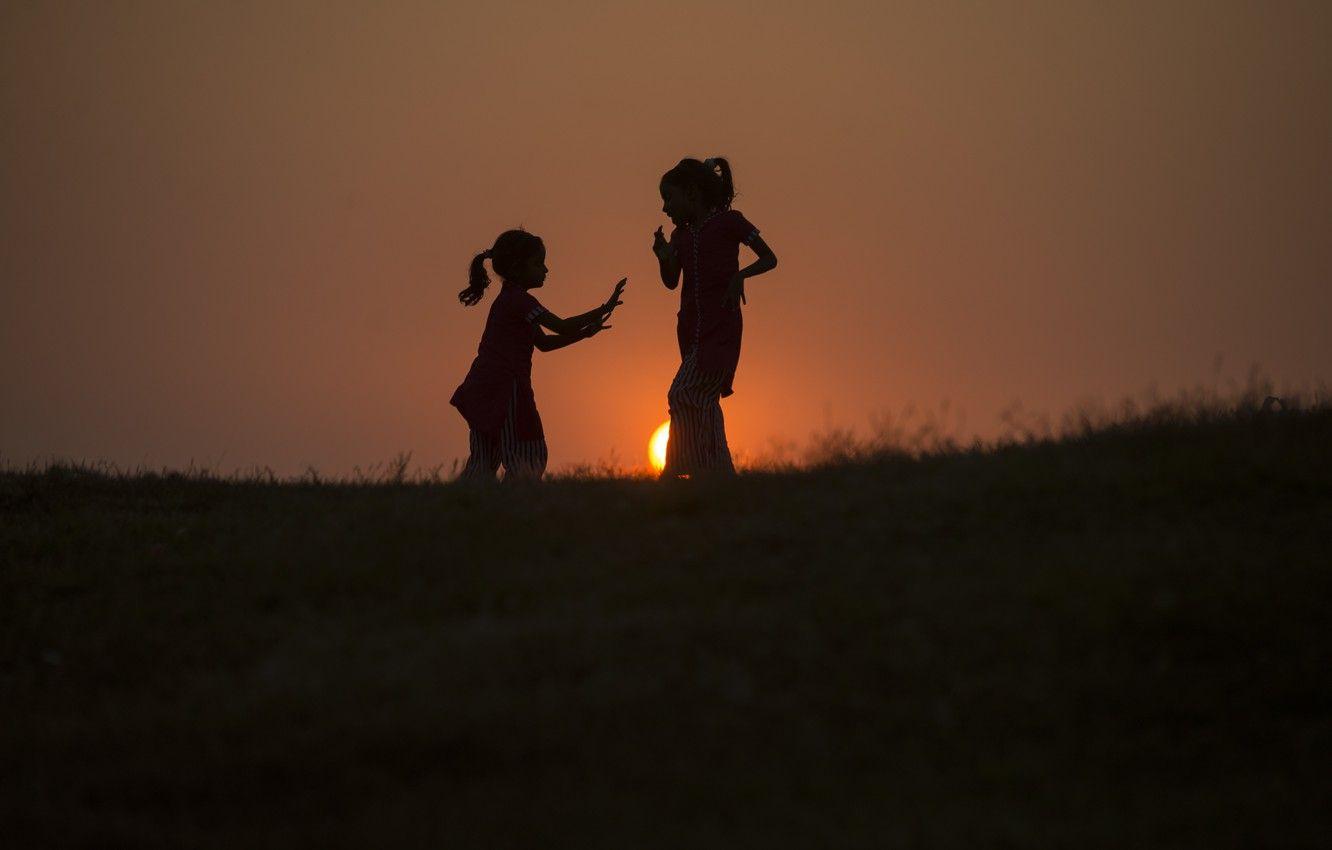 1332x850 Wallpaper the sun, children, silhouettes, Kid tai chi image
