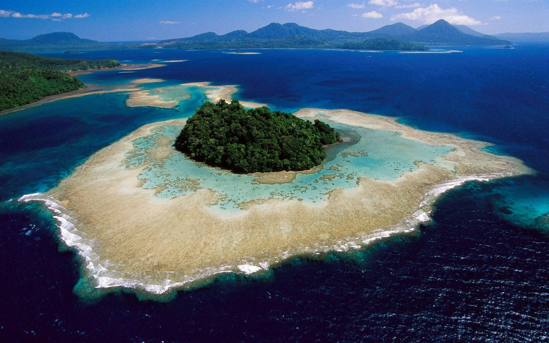 1920x1200 Papua New Guinea Small Island Wallpaper