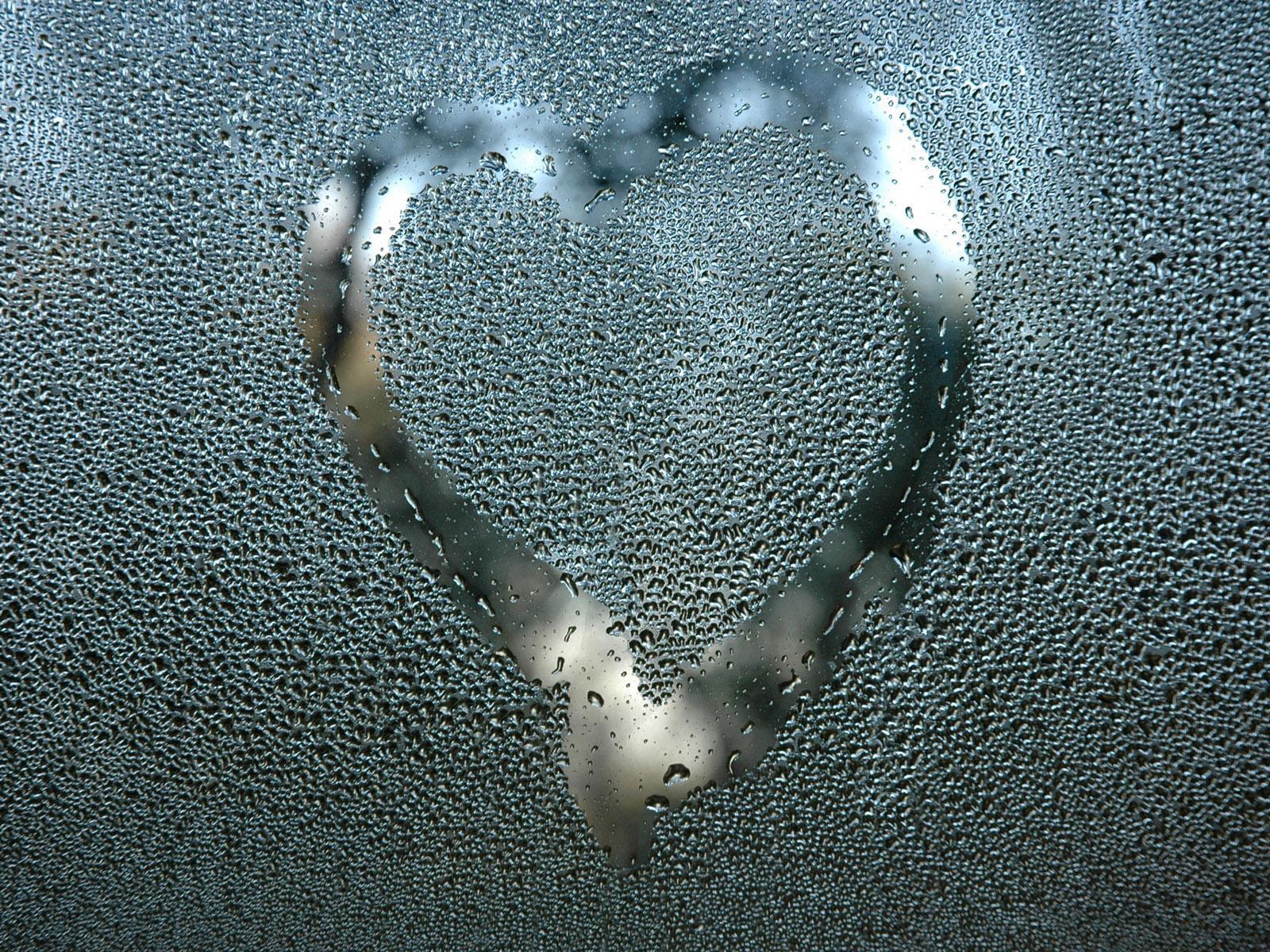 1600x1200 Love Rain Wallpaper