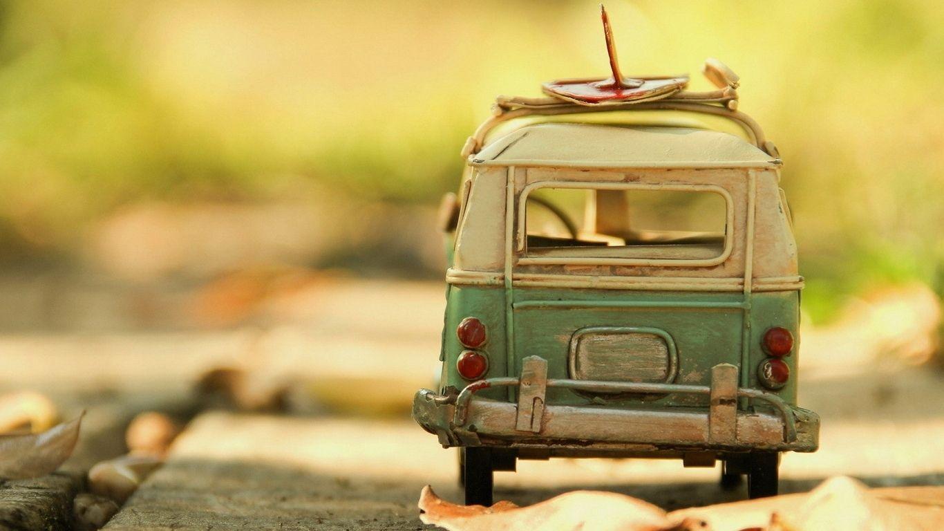 1366x768 Vintage Volkswagen Toy Mac Wallpaper Download