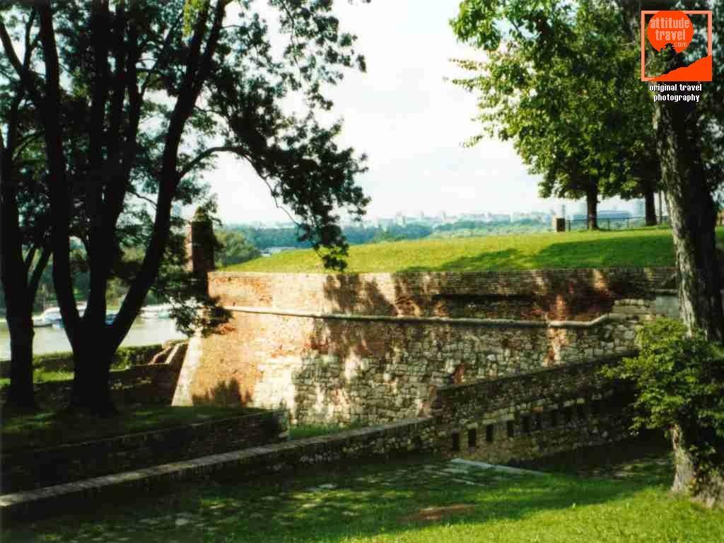 1024x768 Battlements of Beograd Desktop Background attitude Travel