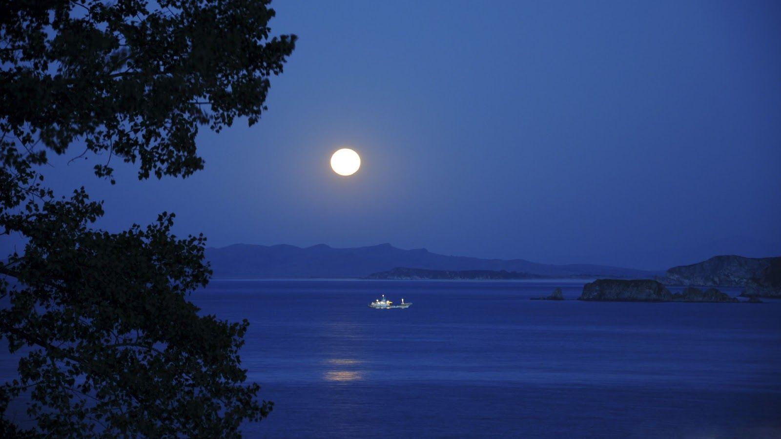 1600x900 Beautiful full moon wallpaper Gallery