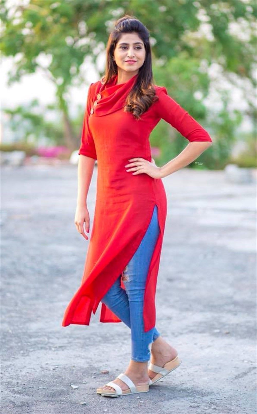 1000x1611 Actress Varshini Sounderajan Photohoot