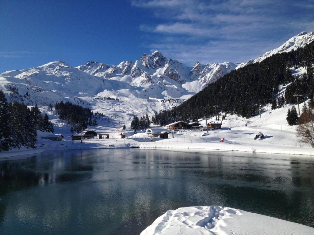 1024x768 Lake Hotel Courchevel Courchevel