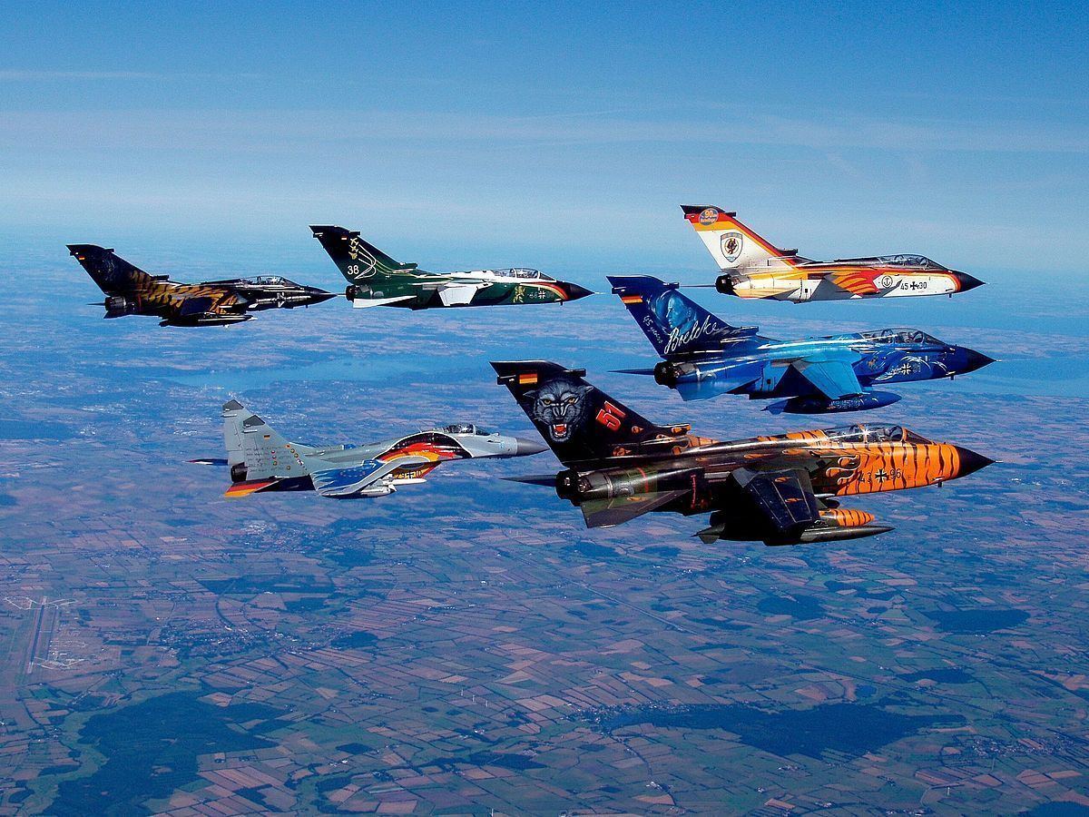 1200x900 Panavia PA200 Tornado Formation