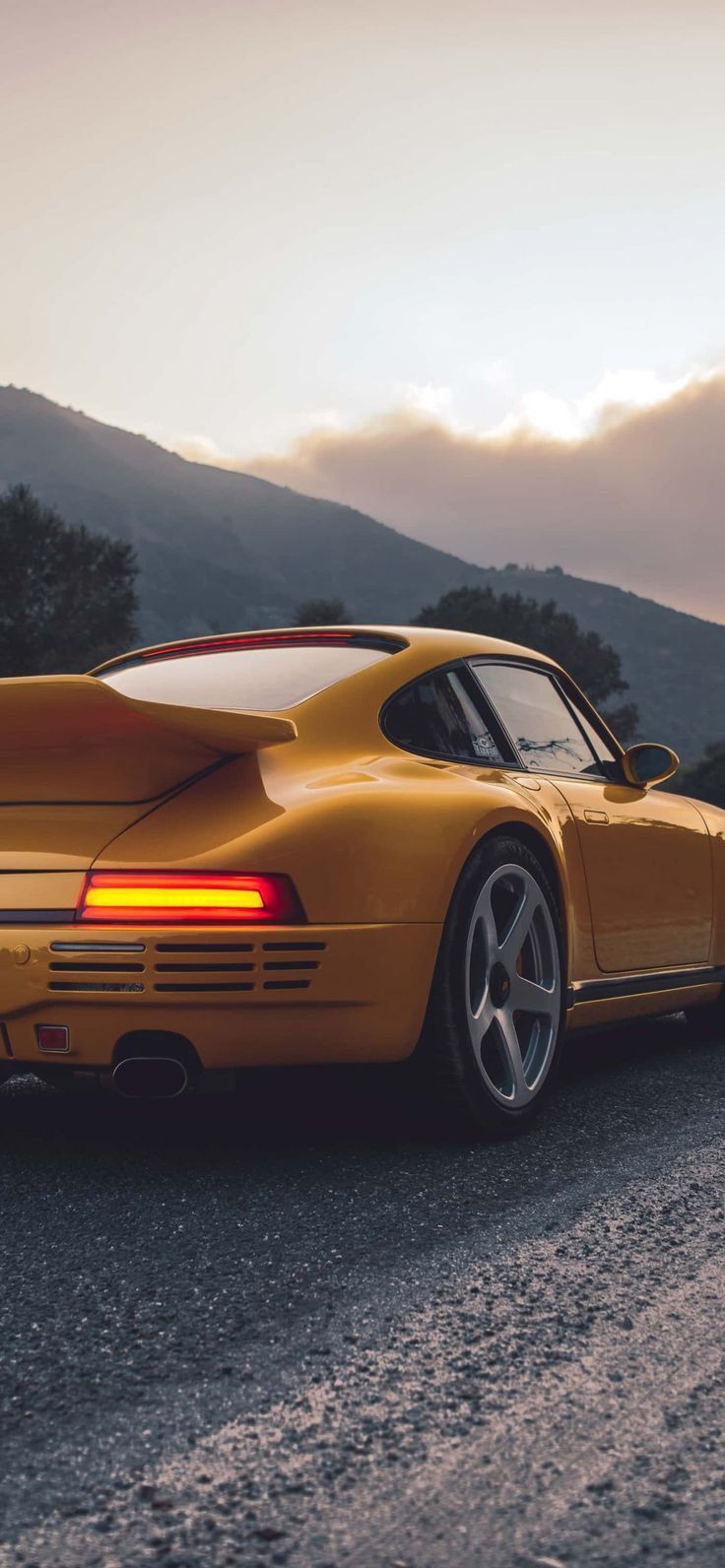 736x1592 Get Nostalgic with 90s Cars Wallpaper