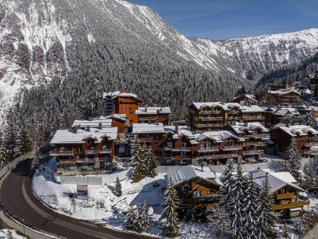 1024x768 Chalet Courchevel 6 pièces, 12