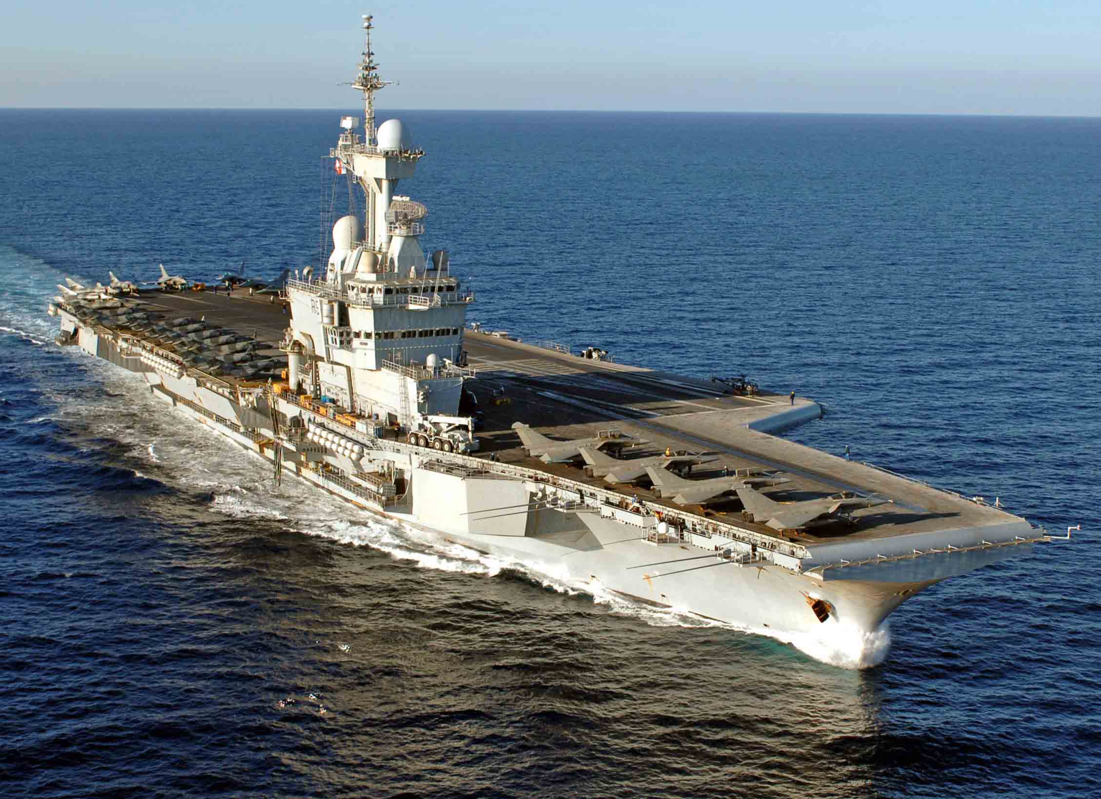 2258x1640 Charles de Gaulle [2258 × 1640]