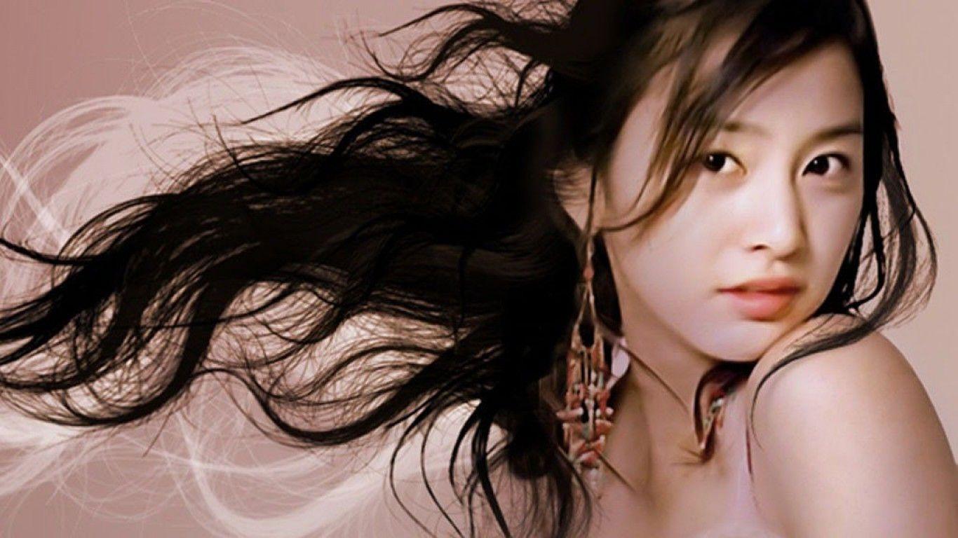 1366x768 Korean Actress Wallpaper