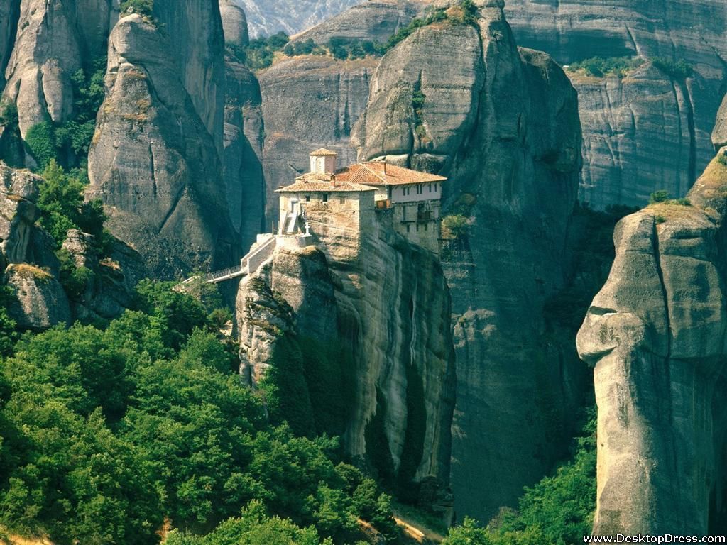 1024x768 Roussanou Monastery, Meteora, Greece