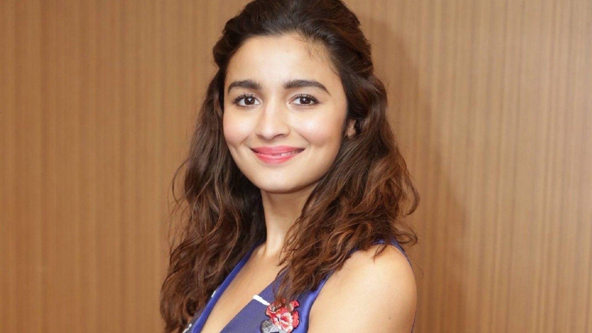 1920x1080 Cute Alia Bhatt beautiful bollywood actress wallpaper