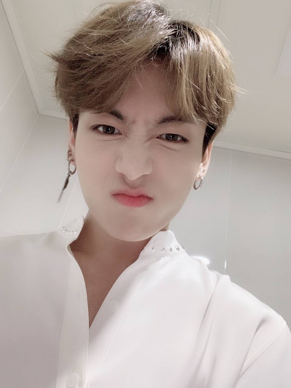 960x1280 jungkook bts Wallpaper