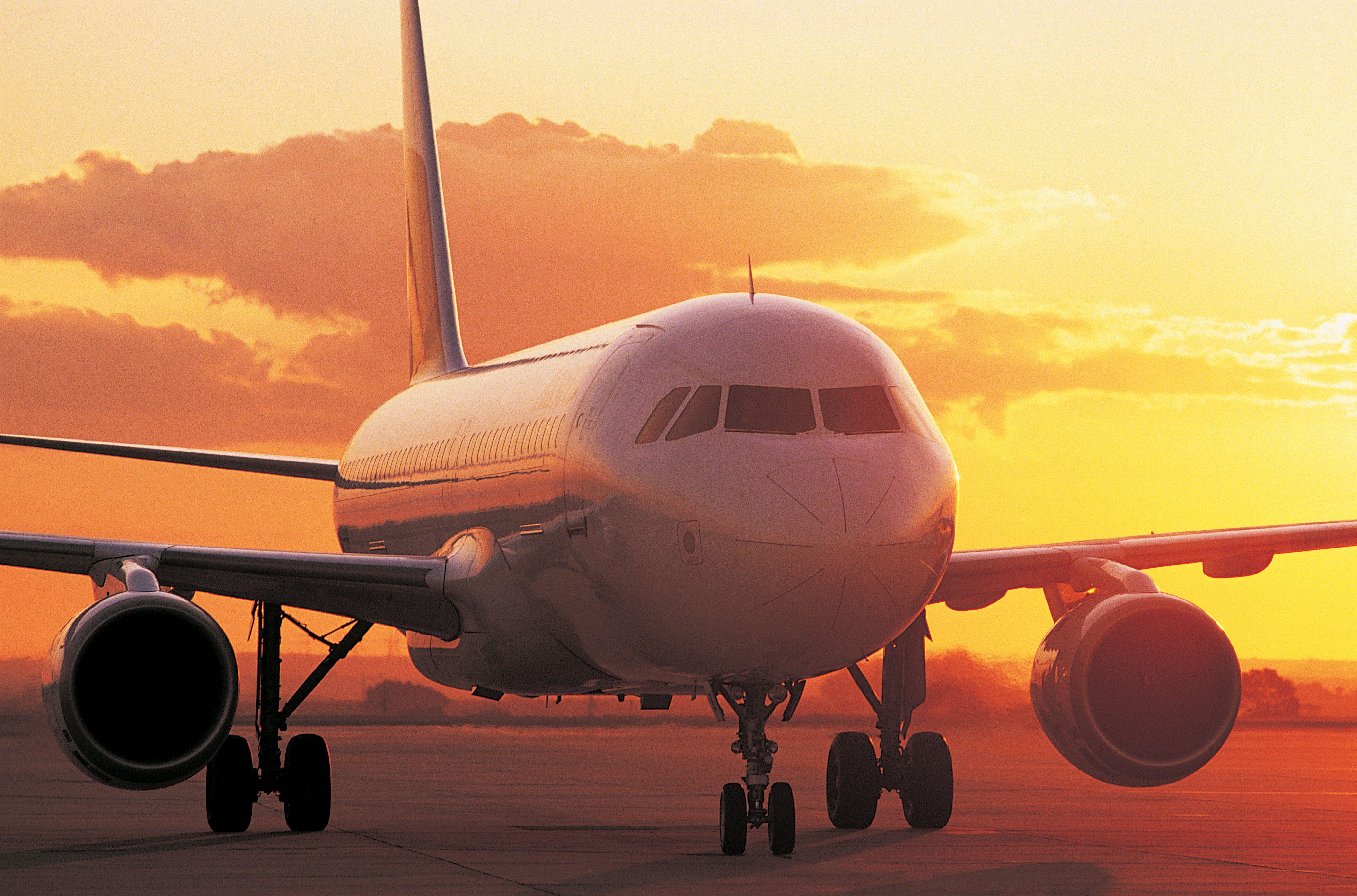 5582x3687 Airplane Wallpaper Background in HD for Free Download