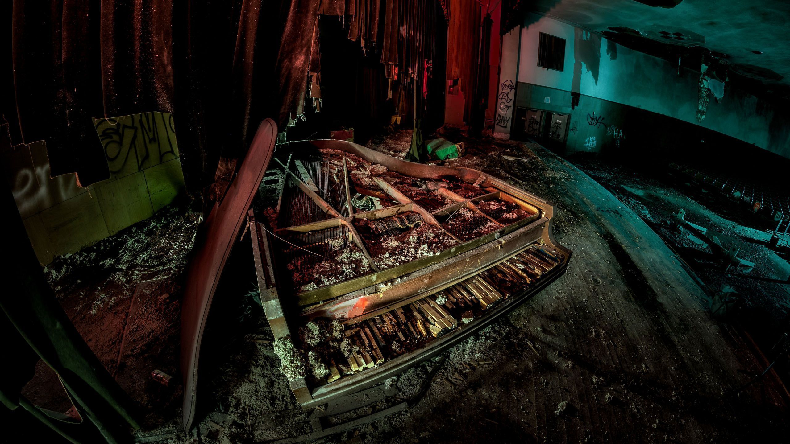 2560x1440 abandoned mental hospital